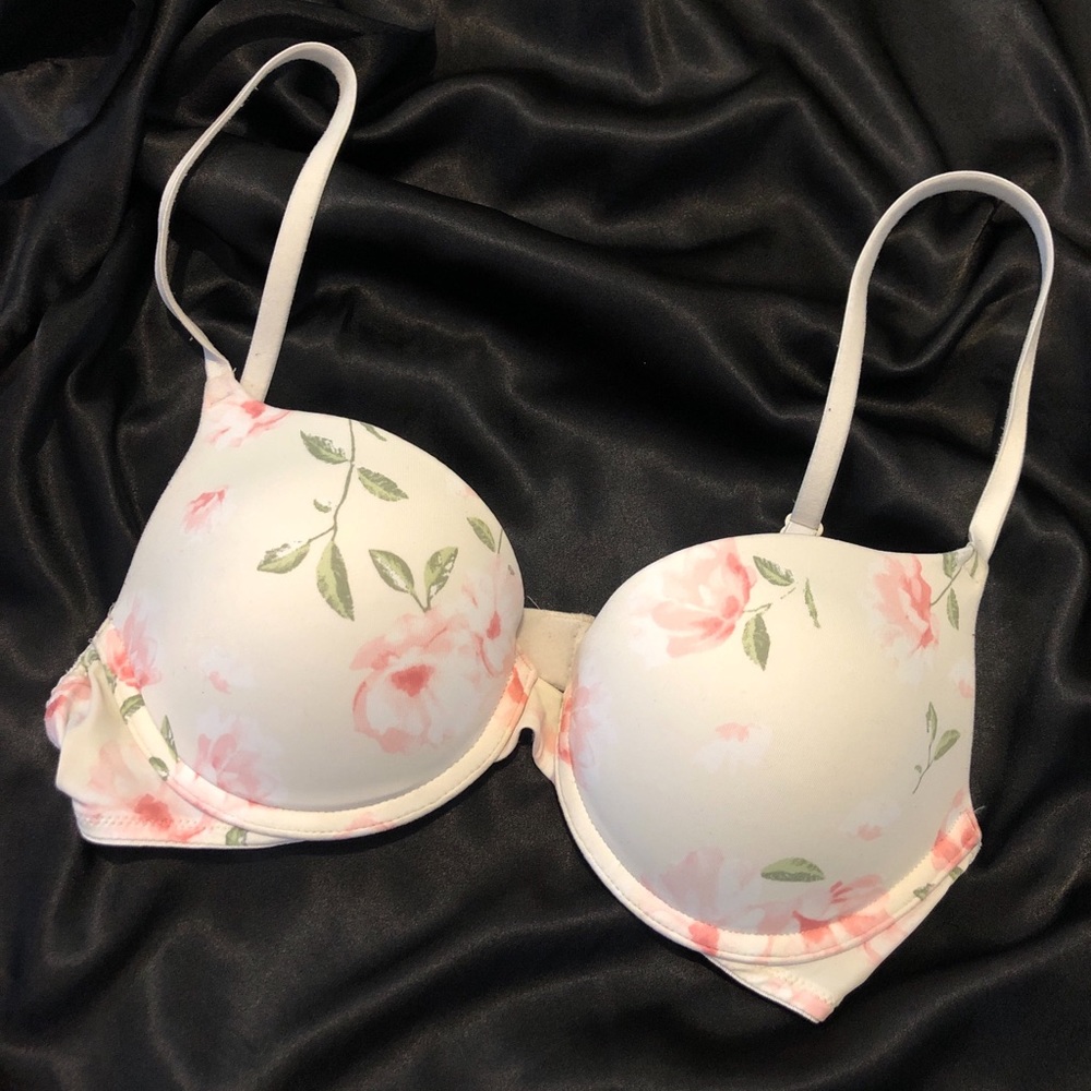 V.S Pink- 32C wear everywhere bra